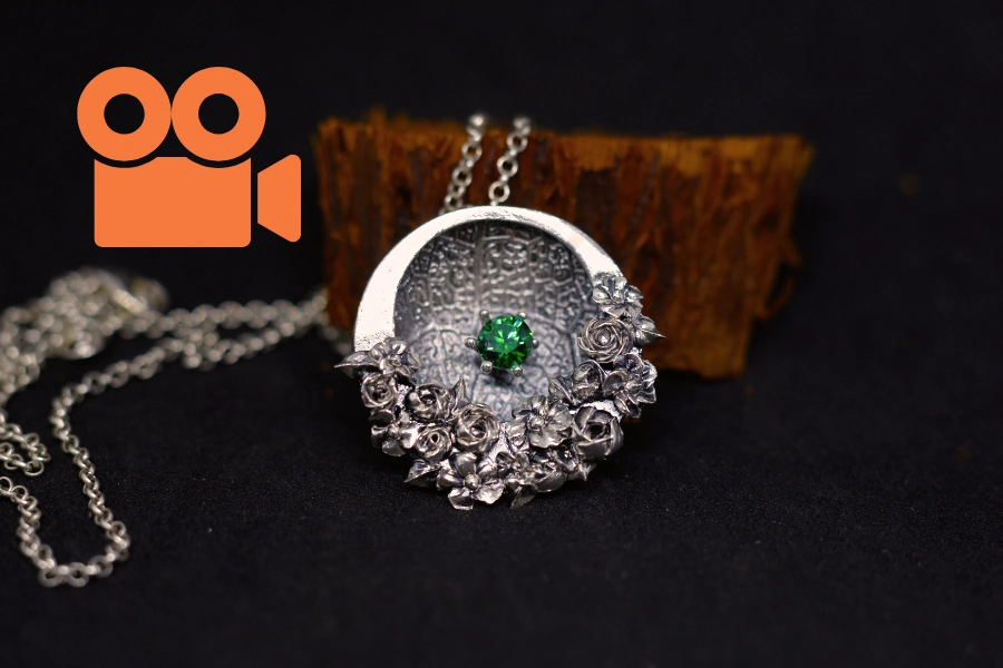 Hidden Treasure – Piping silver flowers – Online!