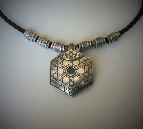 Ce putem face cu argila de metal 2 - Cindy Pope EZ960 gravat cu Curio 600x544 1
