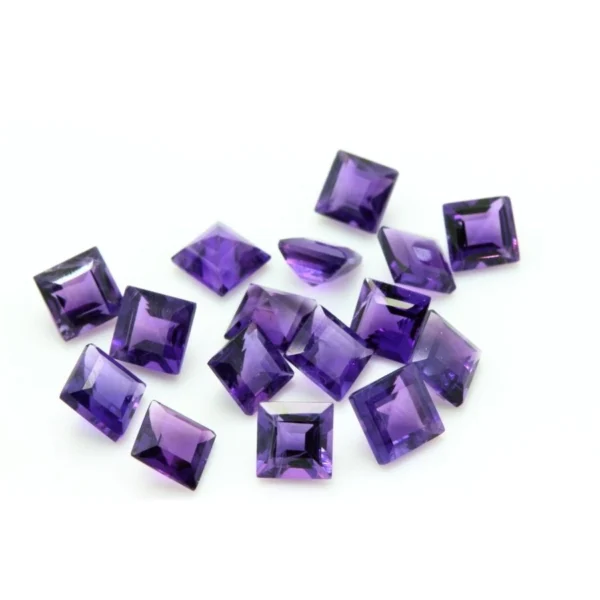 Gema sintetica – Preciosa – forma patrat – ametist 3 x 3 mm