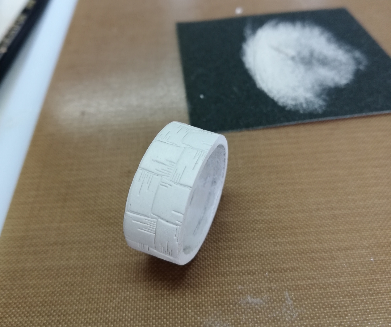Cum se lucrează metal clay - finisare inel argila de metal