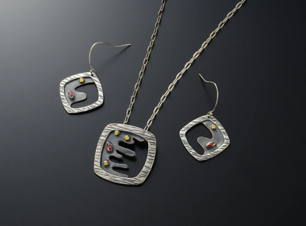 ETERNAL SUNSHINE OF THE SPOTLESS MIND (STRĂLUCIREA ETERNĂ A MINȚII NEPRIHĂNITE) - creatie a artistei Cristina Stoica