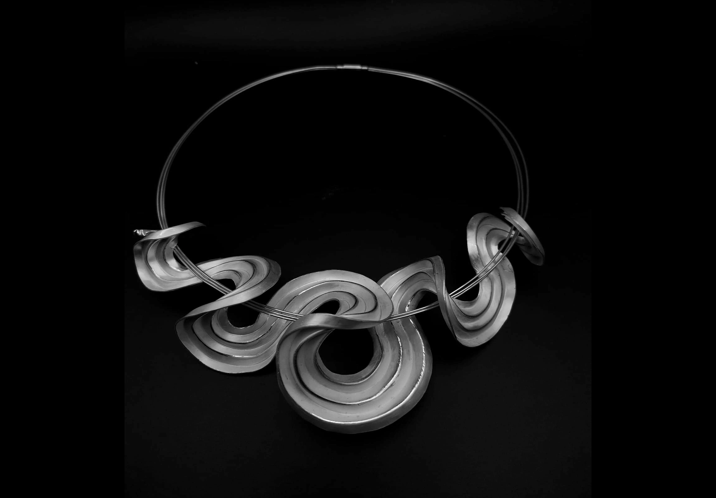 Piesa TIME FOLDING (TIMP PLIAT), semnată de Corina Gheorghe